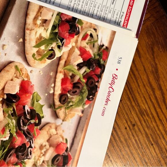 Betty Crocker Comprehensive Cookbook w/ Tips Great Gift for Beginners - Picture 8 of 8